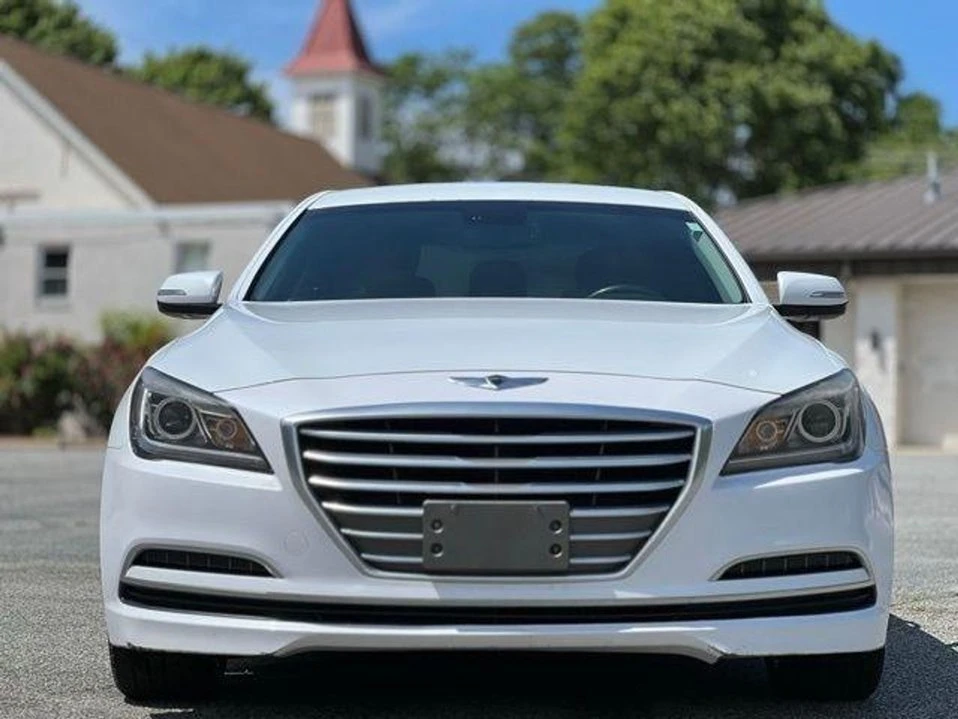 2016 Hyundai Genesis - Image 2 of 20