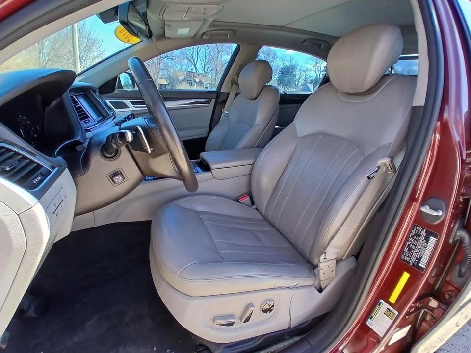 2016 Hyundai Genesis - Image 9 of 20