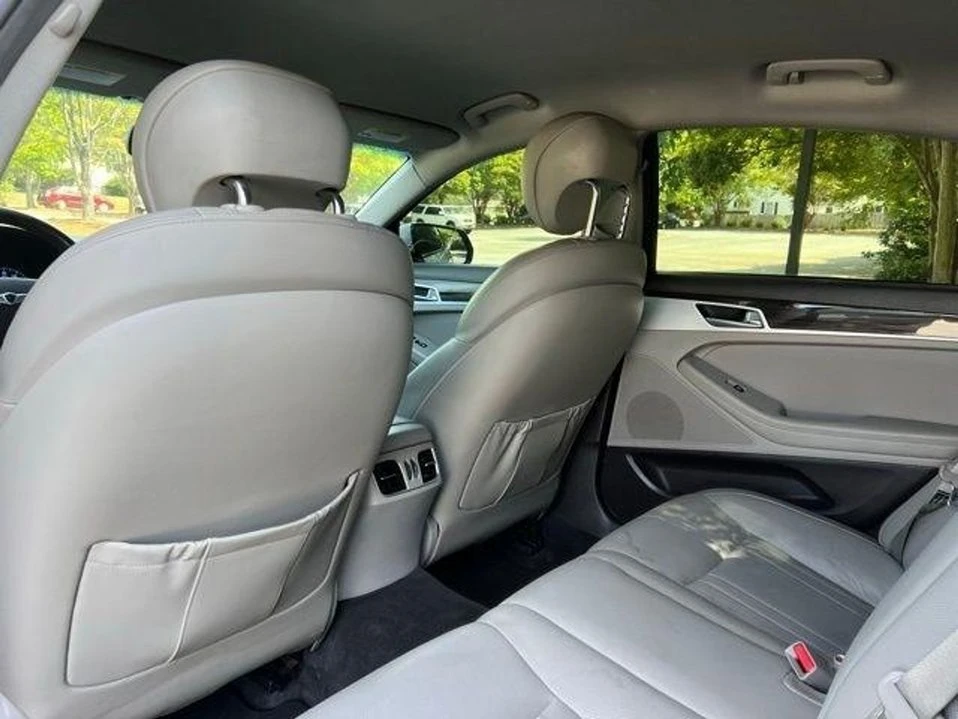 2016 Hyundai Genesis - Image 15 of 20