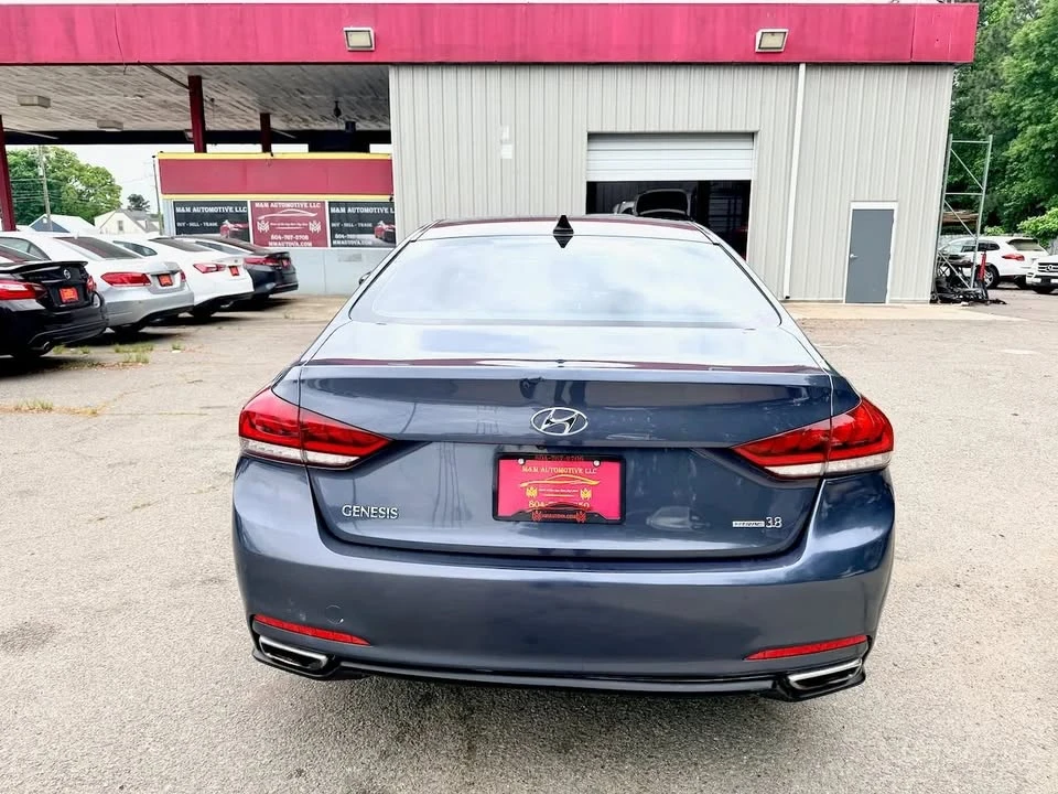 2016 Hyundai Genesis - Image 11 of 19