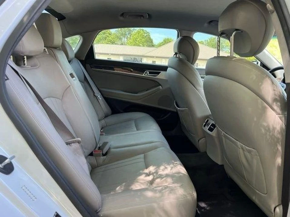 2016 Hyundai Genesis - Image 19 of 20