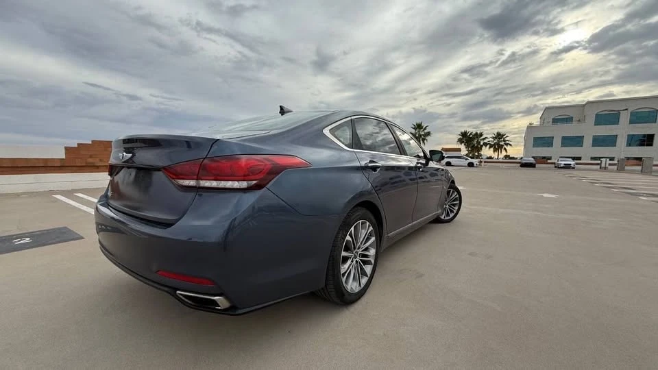 2016 Hyundai Genesis - Image 16 of 18
