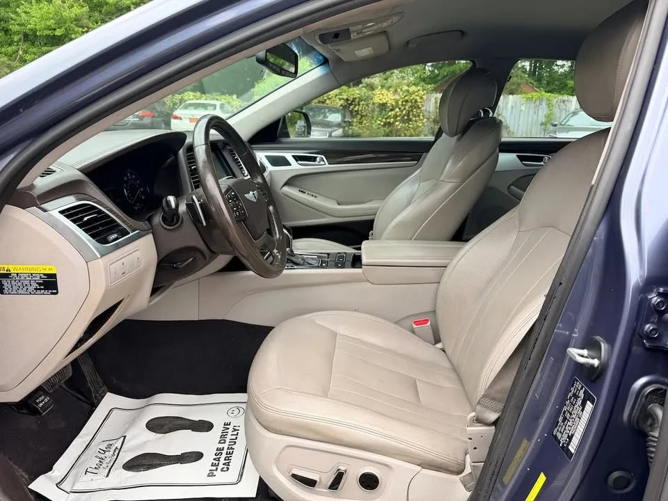 2016 Hyundai Genesis - Image 17 of 19