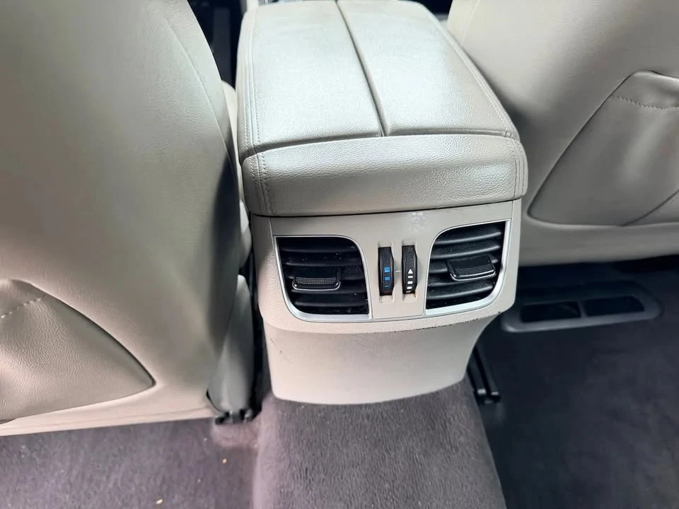 2016 Hyundai Genesis - Image 19 of 19