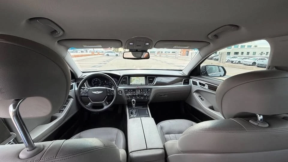 2016 Hyundai Genesis - Image 8 of 18