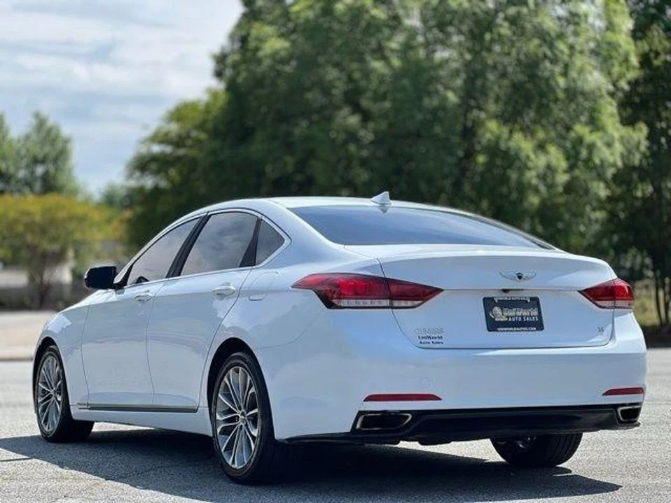 2016 Hyundai Genesis - Image 7 of 20