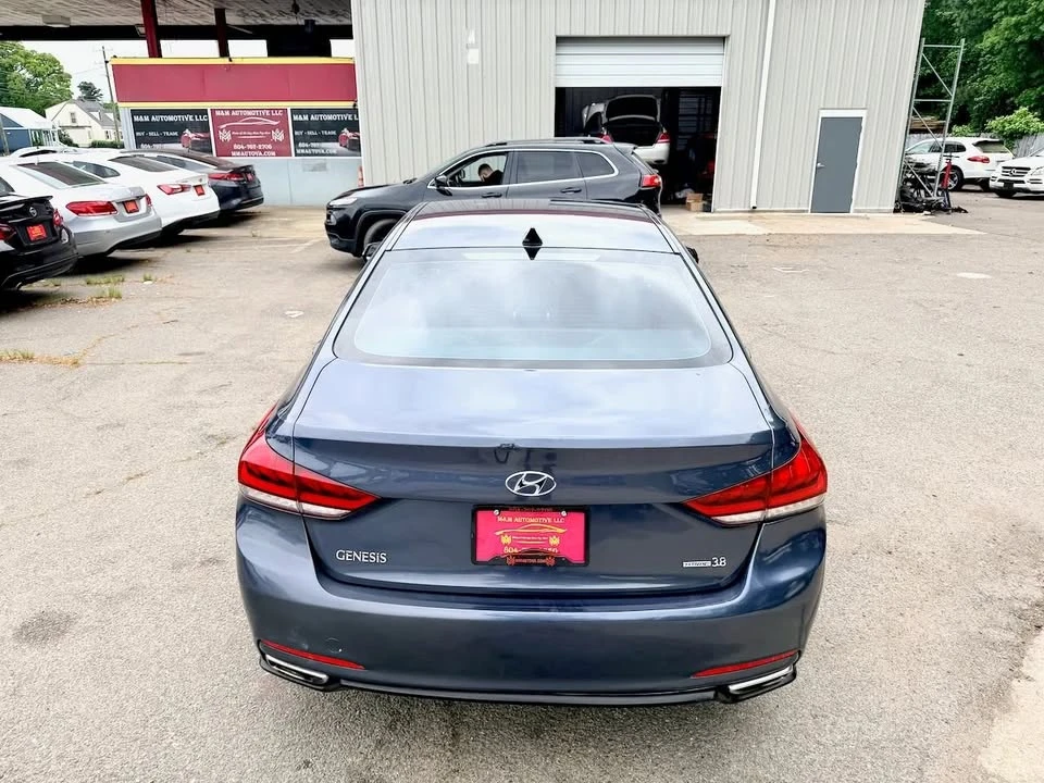 2016 Hyundai Genesis - Image 10 of 19