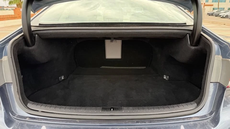 2016 Hyundai Genesis - Image 4 of 18
