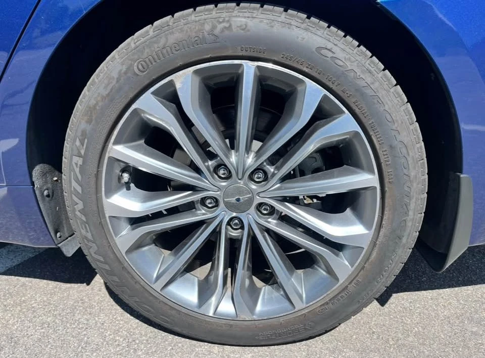 2016 Hyundai Genesis - Image 12 of 15