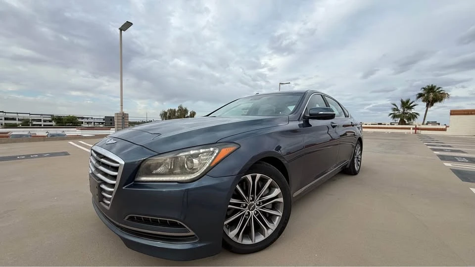 2016 Hyundai Genesis - Image 17 of 20