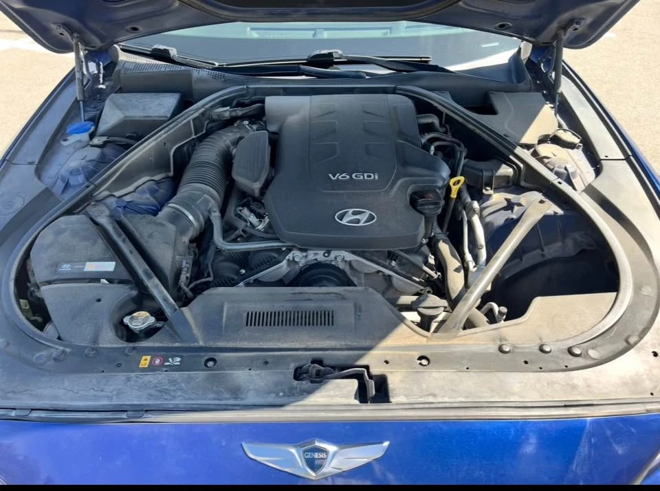 2016 Hyundai Genesis - Image 11 of 15