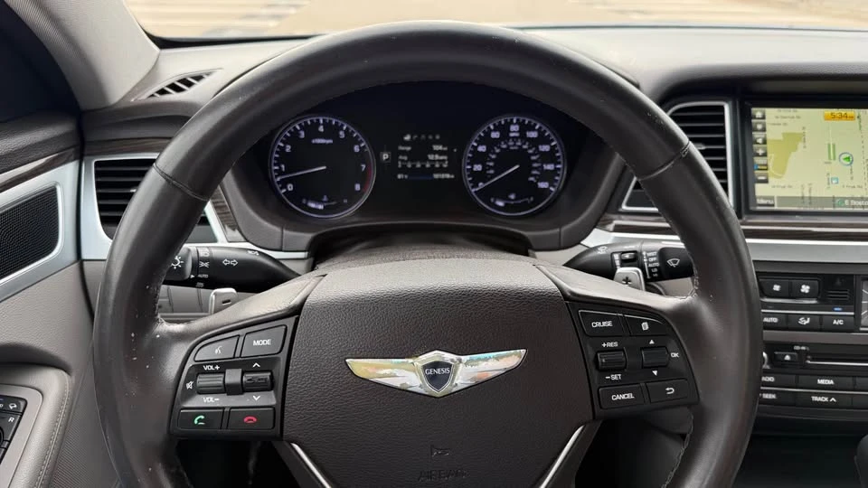 2016 Hyundai Genesis - Image 15 of 20