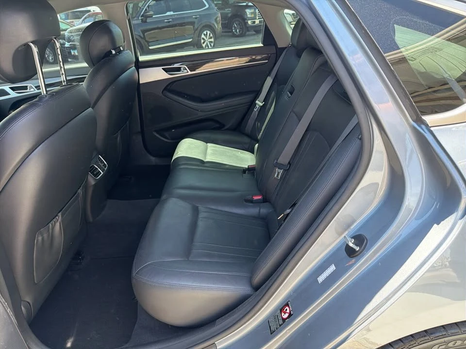 2016 Hyundai Genesis - Image 11 of 15