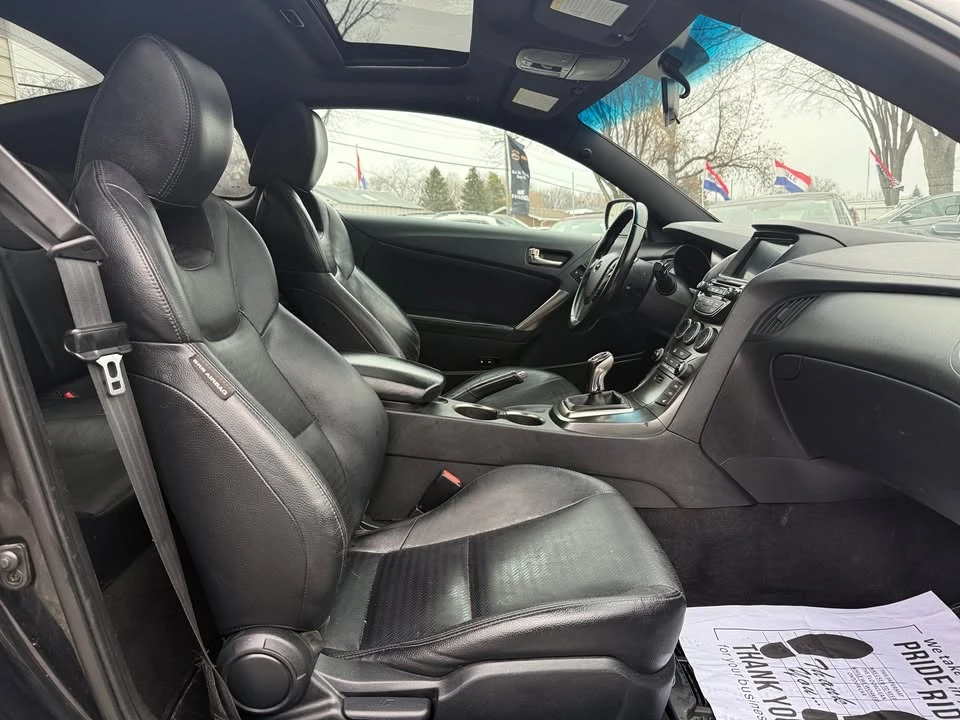 2016 Hyundai Genesis - Image 12 of 20