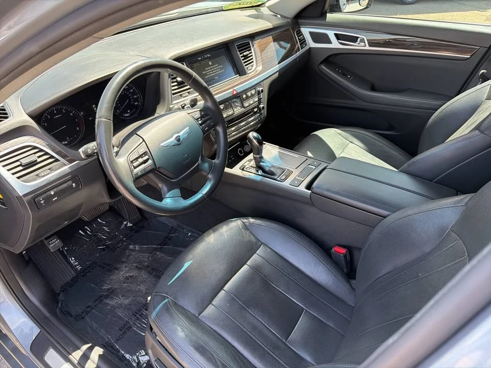 2016 Hyundai Genesis - Image 13 of 15