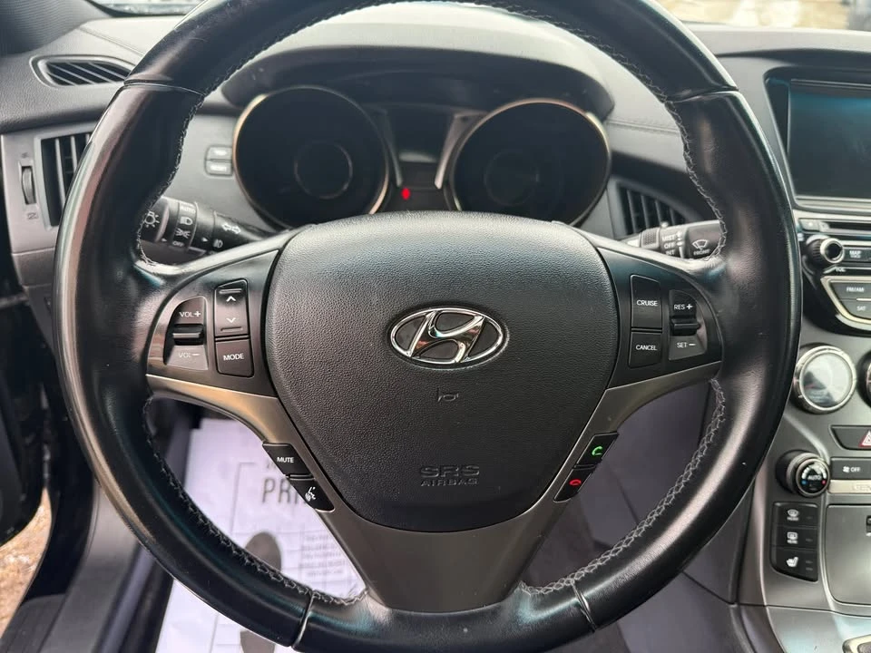 2016 Hyundai Genesis - Image 15 of 20
