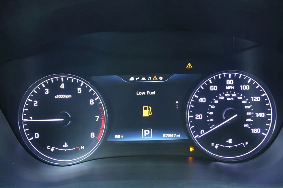 2016 Hyundai Genesis - Image 12 of 20