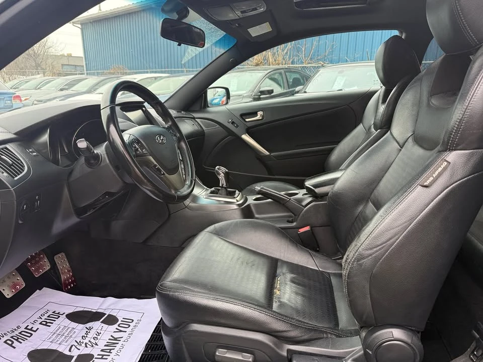 2016 Hyundai Genesis - Image 10 of 20