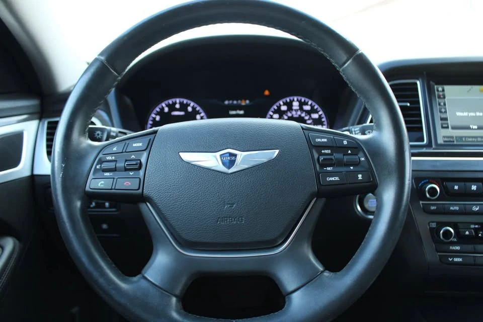 2016 Hyundai Genesis - Image 10 of 20