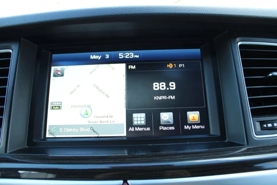 2016 Hyundai Genesis - Image 16 of 20