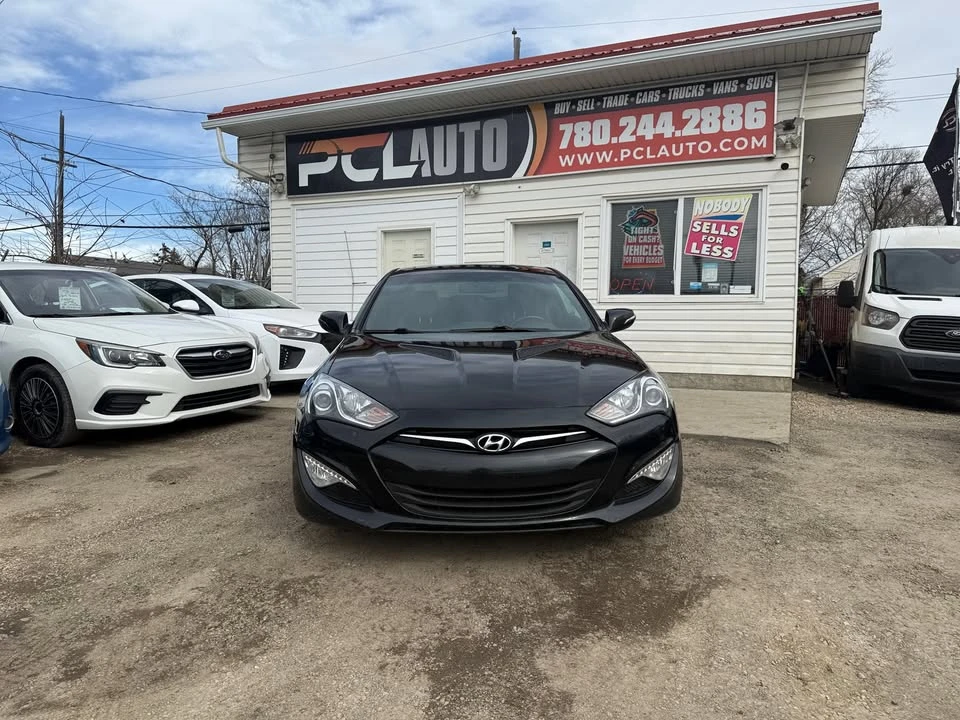 2016 Hyundai Genesis - Image 2 of 20