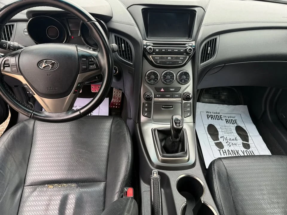 2016 Hyundai Genesis - Image 7 of 20