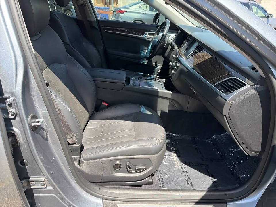 2016 Hyundai Genesis - Image 9 of 15