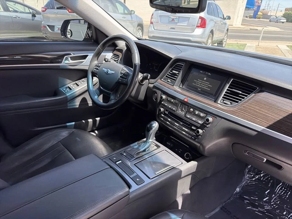 2016 Hyundai Genesis - Image 10 of 15