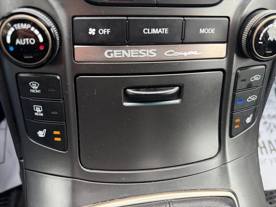 2016 Hyundai Genesis - Image 17 of 20