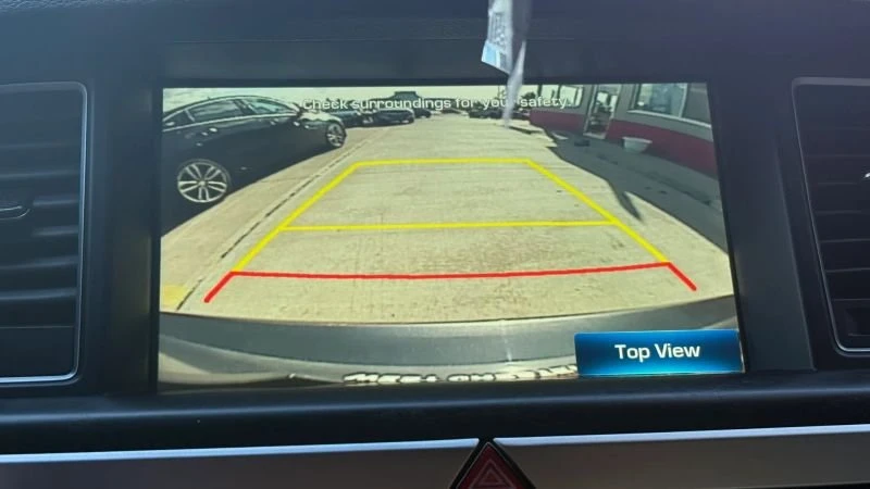 2016 Hyundai Genesis - Image 17 of 20