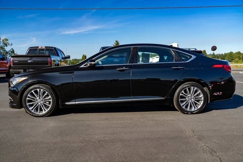 2016 Hyundai Genesis - Image 7 of 19