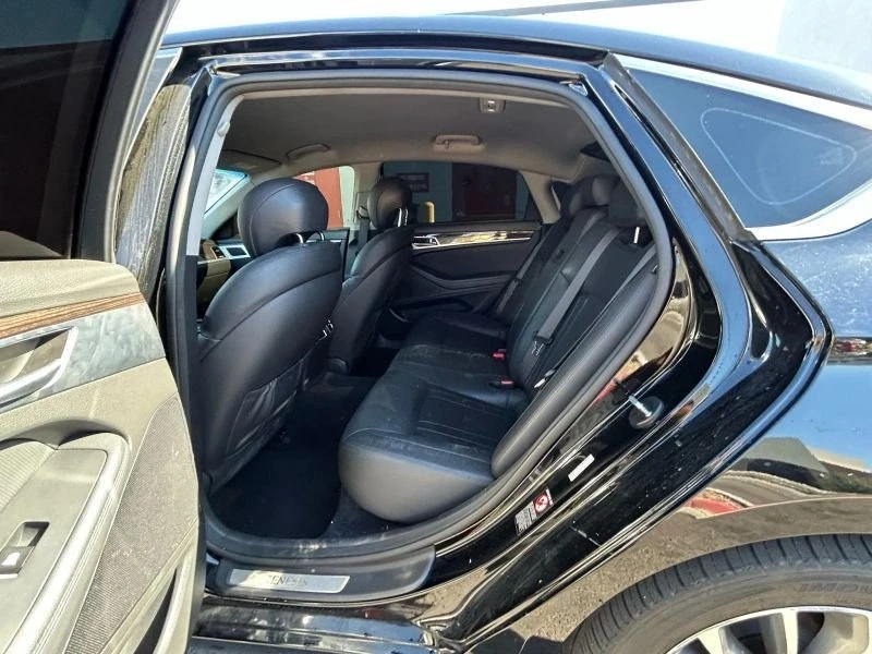 2016 Hyundai Genesis - Image 14 of 19