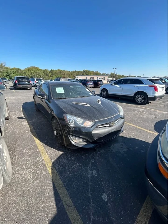 2016 Hyundai Genesis - Image 2 of 8