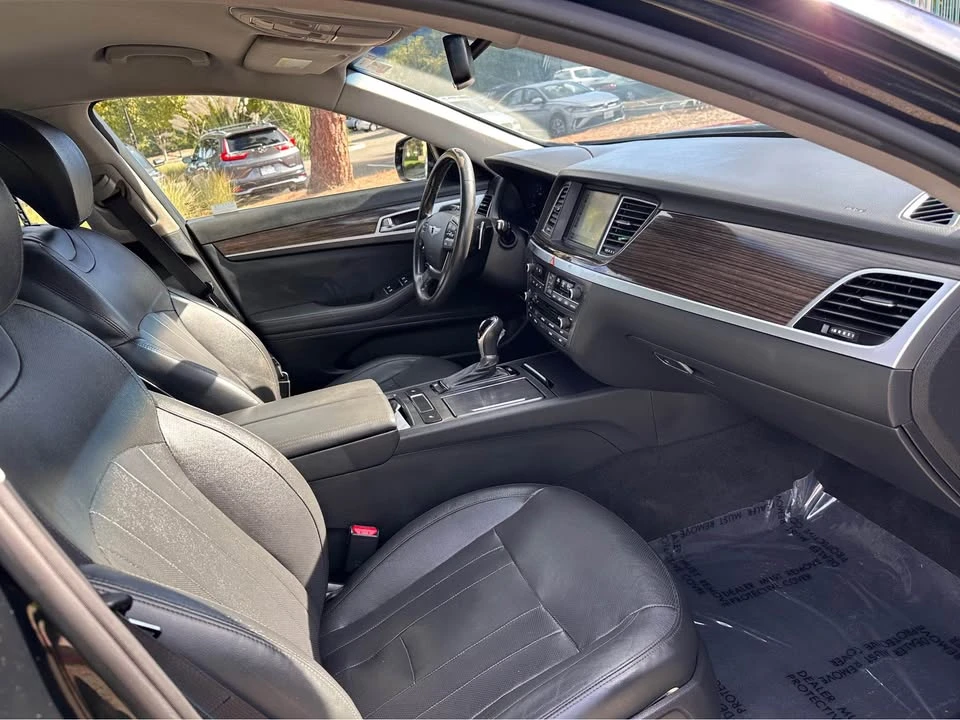 2016 Hyundai Genesis - Image 13 of 19
