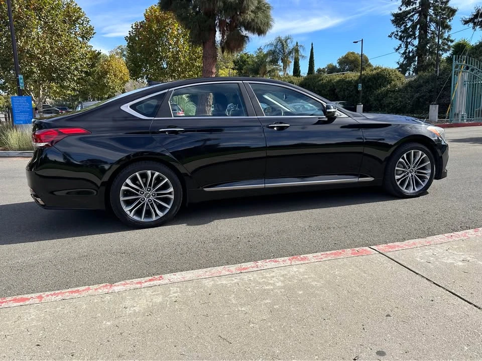 2016 Hyundai Genesis - Image 8 of 19