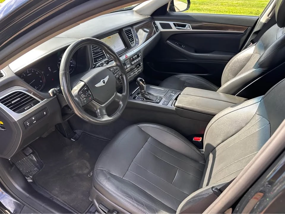 2016 Hyundai Genesis - Image 16 of 19