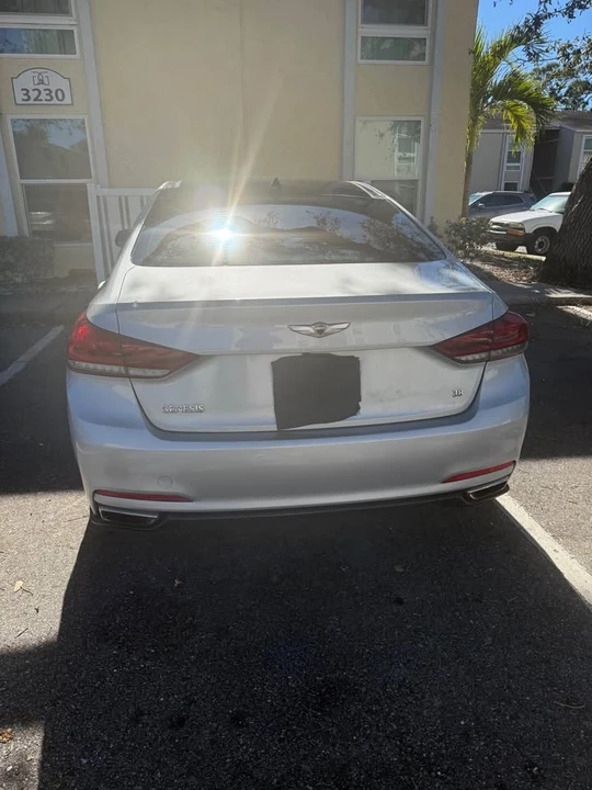 2016 Hyundai Genesis - Image 12 of 13