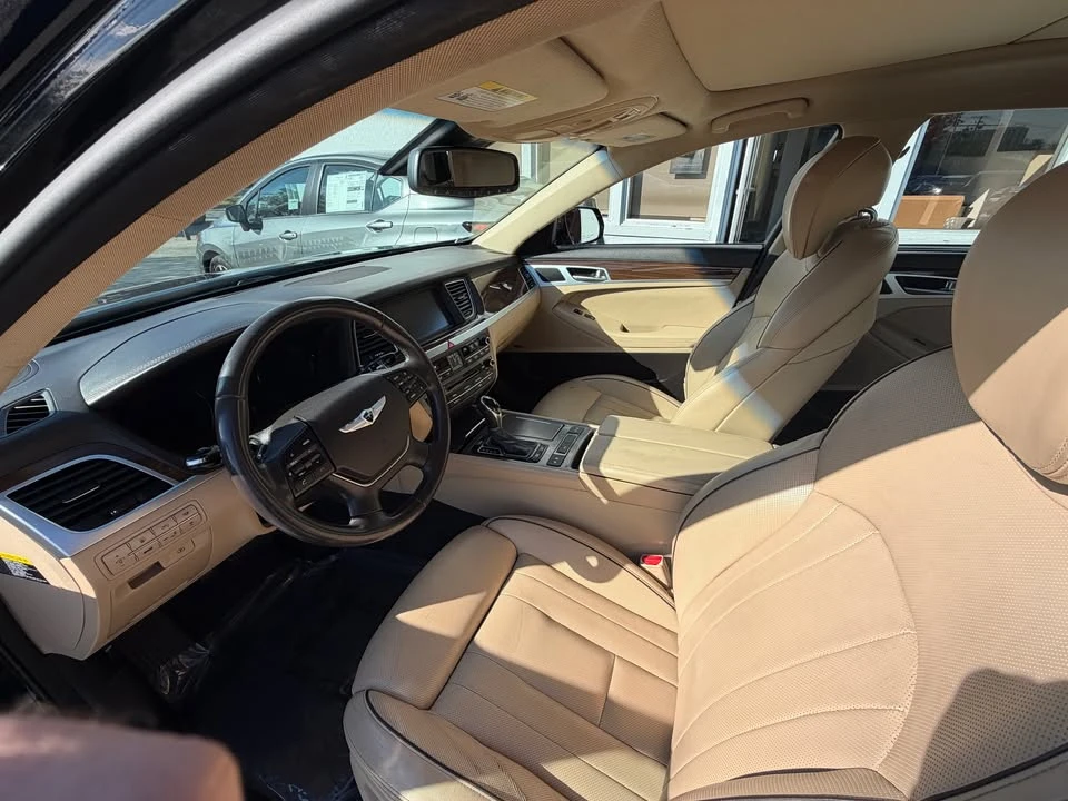 2016 Hyundai Genesis - Image 4 of 5