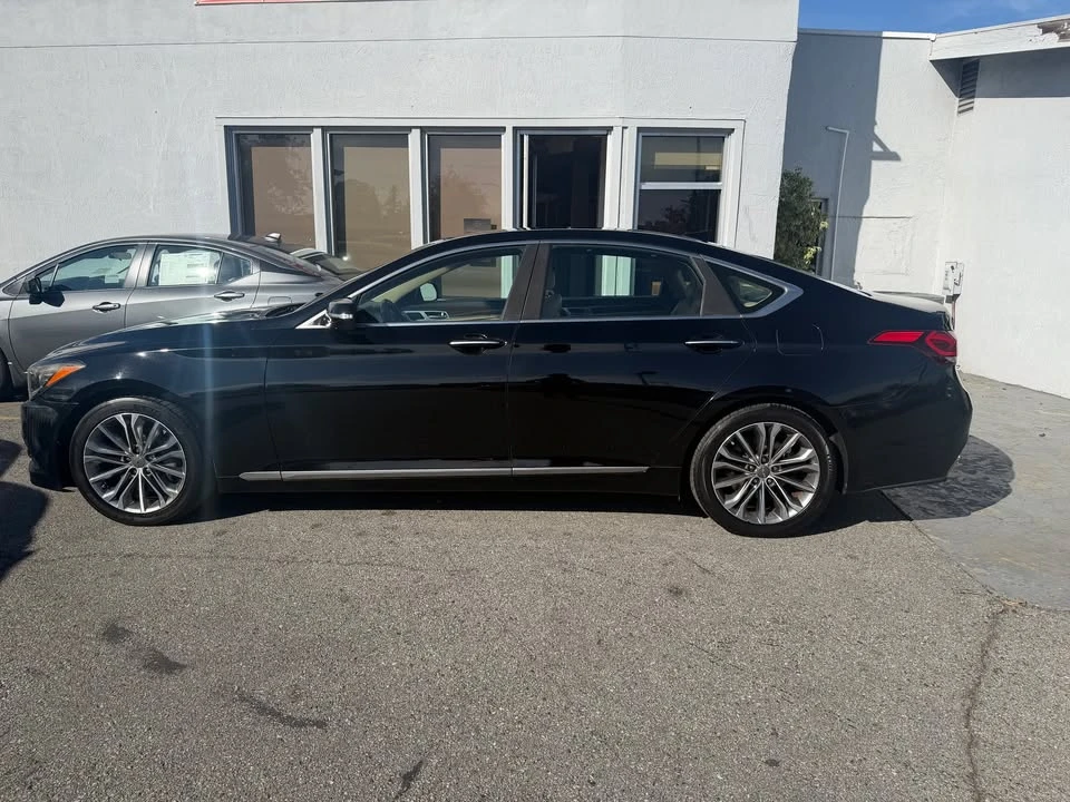 2016 Hyundai Genesis - Image 2 of 5
