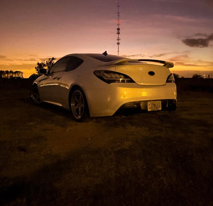 2016 Hyundai Genesis Coupe - Image 4 of 6