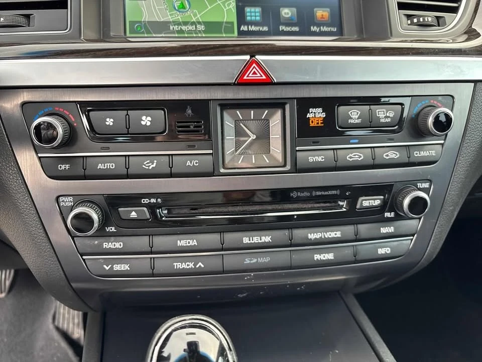 2016 Hyundai Genesis - Image 15 of 20