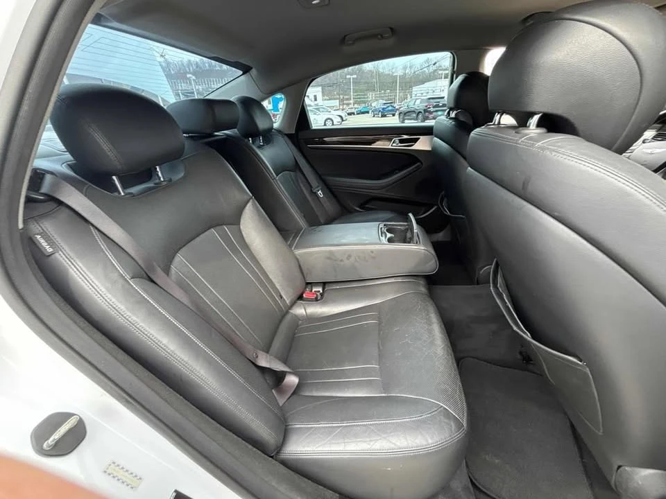 2016 Hyundai Genesis - Image 18 of 20