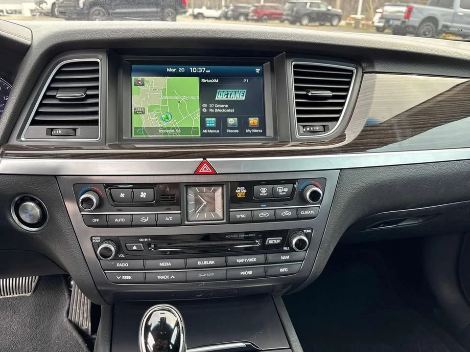 2016 Hyundai Genesis - Image 14 of 20