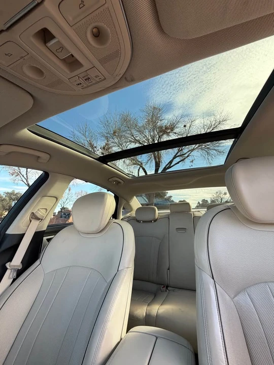 2016 Hyundai Genesis - Image 7 of 9
