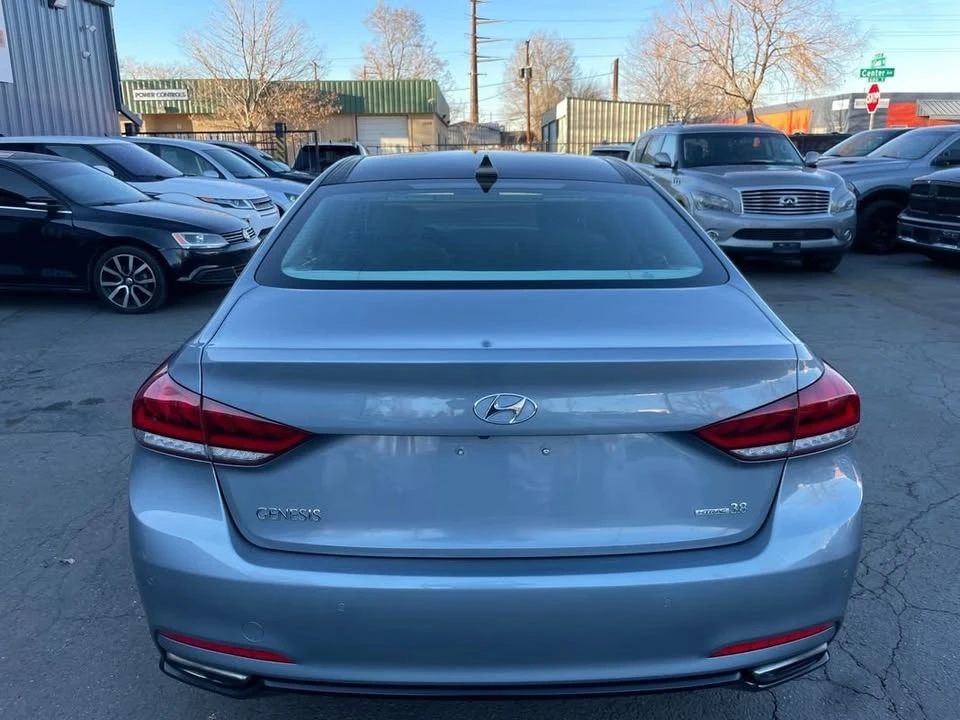 2016 Hyundai Genesis - Image 7 of 20