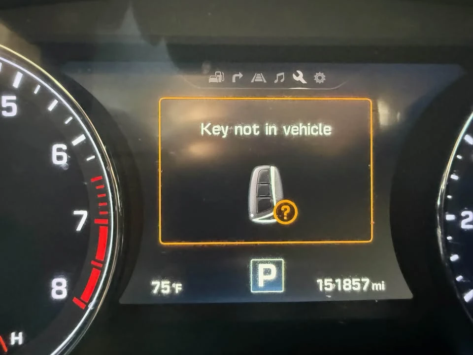 2016 Hyundai Genesis - Image 12 of 14