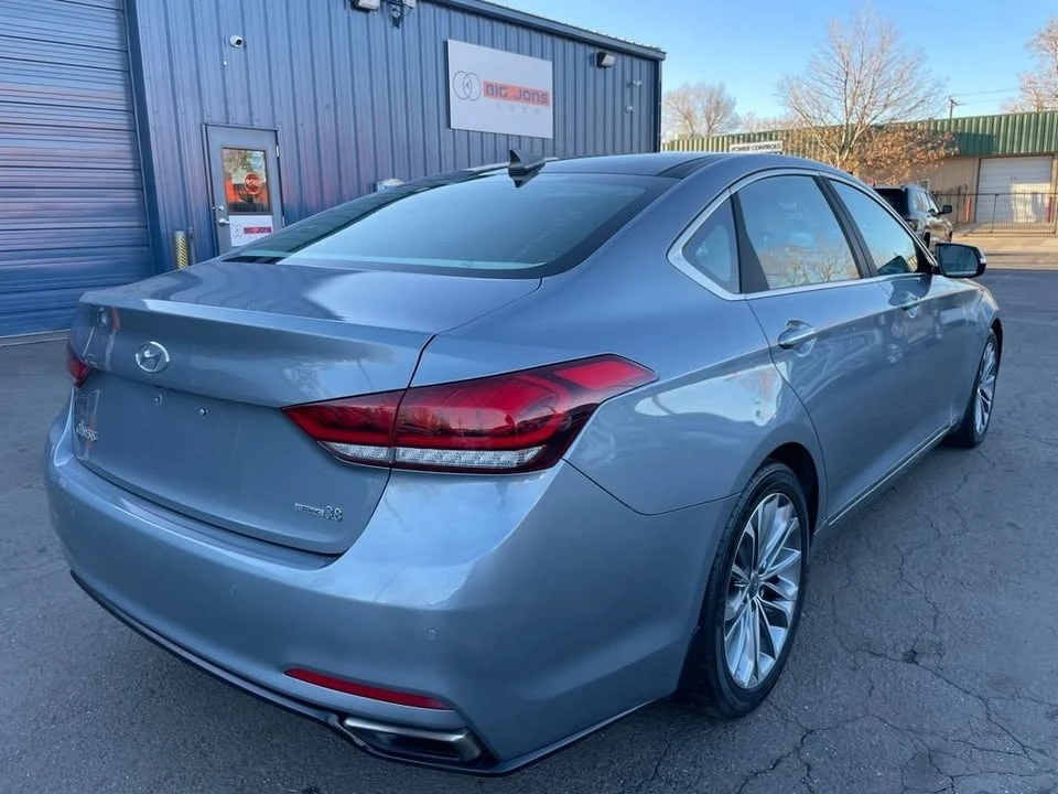 2016 Hyundai Genesis - Image 12 of 20