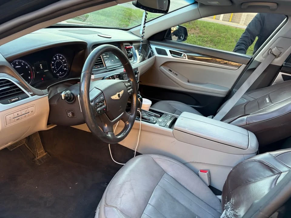 2016 Hyundai Genesis - Image 12 of 12