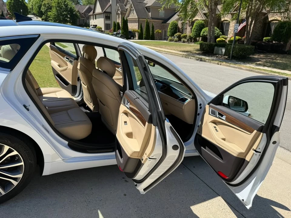 2016 Hyundai Genesis - Image 7 of 20