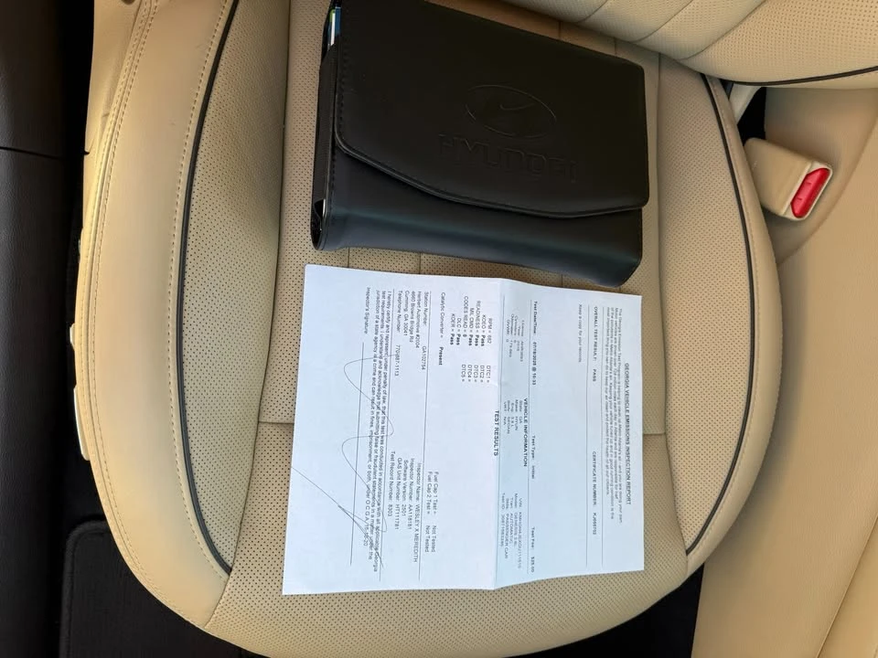 2016 Hyundai Genesis - Image 18 of 20